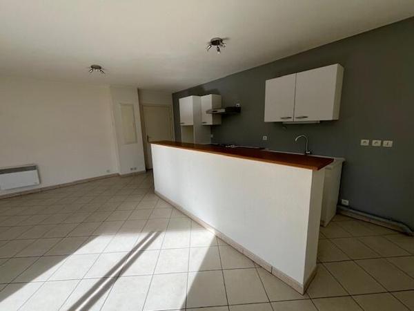 Eclusivité: Type 3 avec terrasse et parking en sous-sol. La Roque d'Anthéron