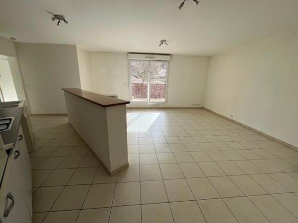 Eclusivité: Type 3 avec terrasse et parking en sous-sol. La Roque d'Anthéron