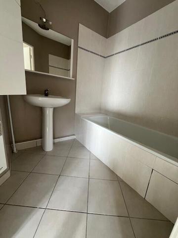 Eclusivité: Type 3 avec terrasse et parking en sous-sol. La Roque d'Anthéron