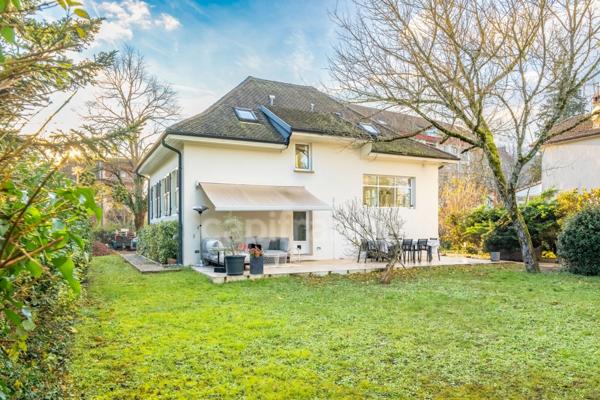 Maison à vendre 6 pièces DIVONNE LES BAINS (01) - garage, cave, buanderie, jardin