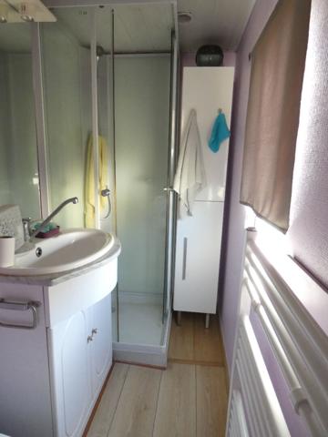 Terrain de 1 000 m² avec Mobil home, 2 hangars Outarville