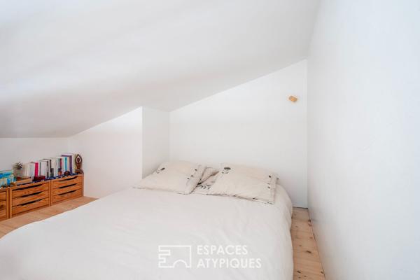 Appartement d’architecte au dernier étage avec balcon