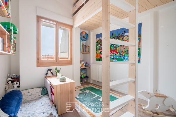 Appartement d’architecte au dernier étage avec balcon