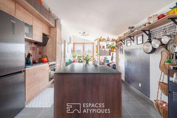 Appartement d’architecte au dernier étage avec balcon