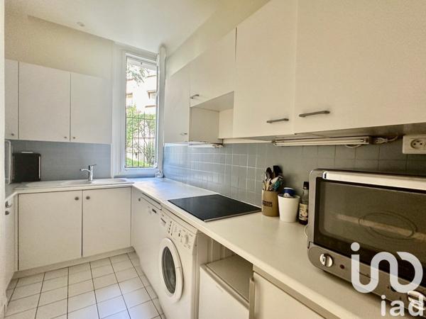 Location appartement 2 pièces 52 m² Paris 16