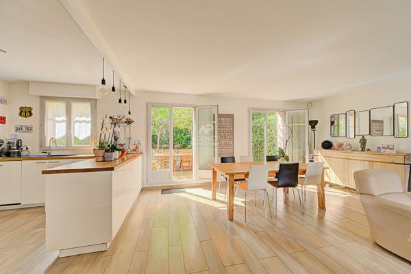 Maison familiale au calme, aux portes de Saint-Germain-en-Laye 170 m2 699 000 € **  - Référence  18830