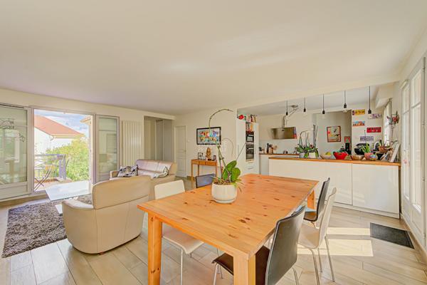 Maison familiale au calme, aux portes de Saint-Germain-en-Laye 170 m2 699 000 € **  - Référence  18830