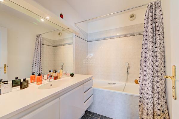 Maison familiale au calme, aux portes de Saint-Germain-en-Laye 170 m2 699 000 € **  - Référence  18830