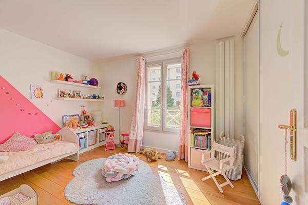 Maison familiale au calme, aux portes de Saint-Germain-en-Laye 170 m2 699 000 € **  - Référence  18830
