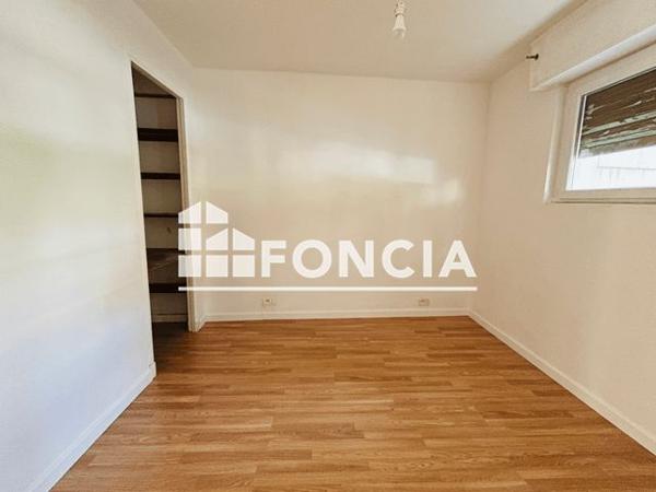 Location Appartement 4 pièces 79.6 m² - 57 RUE DU CAPITOLE Toulon 83000