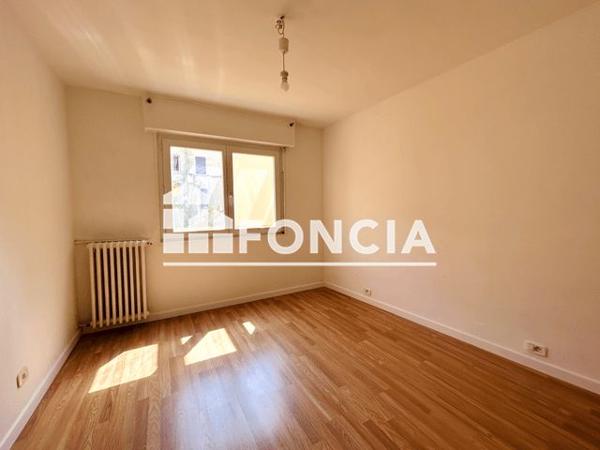 Location Appartement 4 pièces 79.6 m² - 57 RUE DU CAPITOLE Toulon 83000