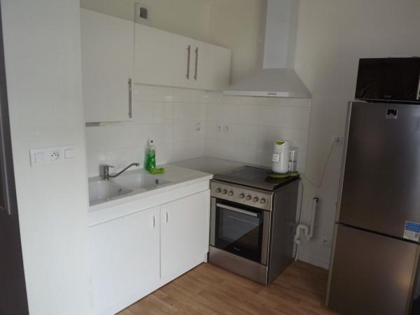 Appartement T3 avec balcon et parking.