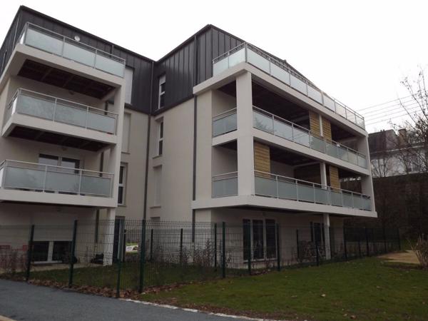 Appartement T3 avec balcon et parking.