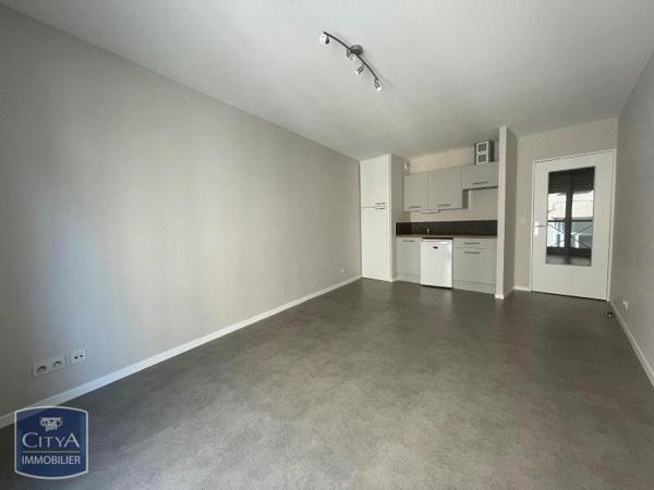 Appartement à louer 1 pièce 32.47m²