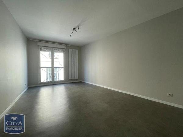Appartement à louer 1 pièce 32.47m²
