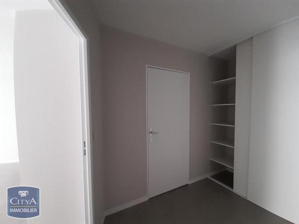 Appartement à louer 1 pièce 32.47m²