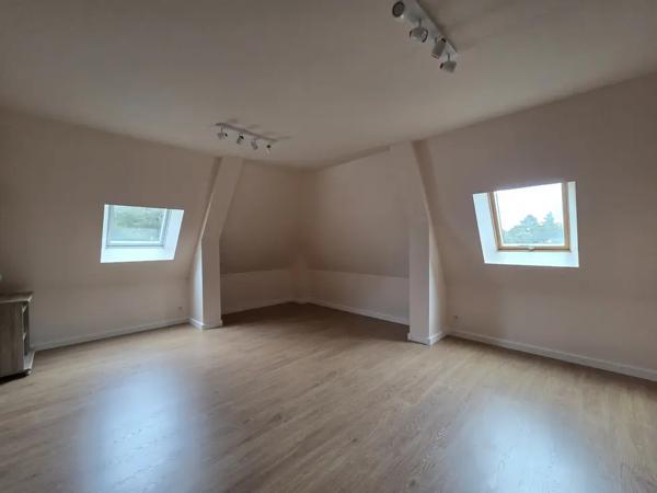 A VENDRE ELEGANTE DEMEURE FAMILIALE AVEC APPARTEMENT INDEPEN