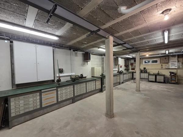 A VENDRE ELEGANTE DEMEURE FAMILIALE AVEC APPARTEMENT INDEPEN