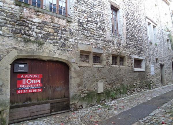 Maison à vendre    4 pièces • 130 m2 Vaison-la-Romaine