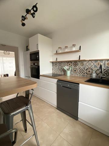 T3 Meublé Angers 60.6 m² (CHAUFFAGE ET EAU COMPRIS) balcon + parking