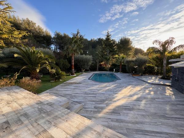 Roquevaire (13360) Gemenos Belle villa de plain pied avec piscine et maison secondaire