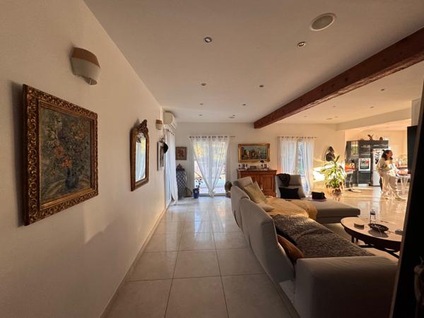 Roquevaire (13360) Gemenos Belle villa de plain pied avec piscine et maison secondaire