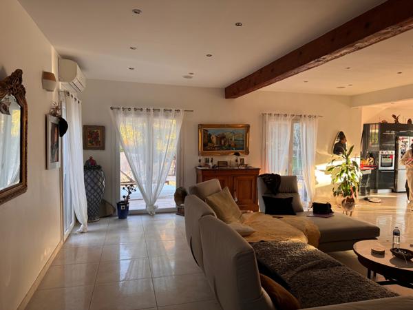 Roquevaire (13360) Gemenos Belle villa de plain pied avec piscine et maison secondaire