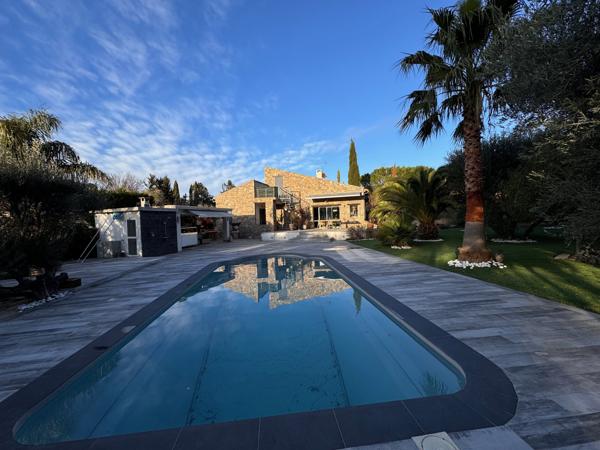 Roquevaire (13360) Gemenos Belle villa de plain pied avec piscine et maison secondaire