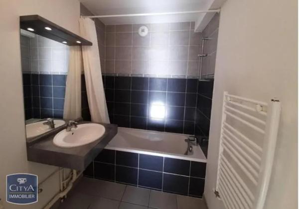 Appartement à louer 3 pièces 63.7m²