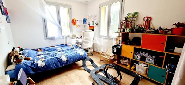 Maison avec vue et grand jardin