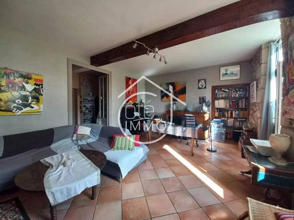 Port-Ste-Foy-et-Ponchapt : Maison en pierre, 3 chambres, dépendances