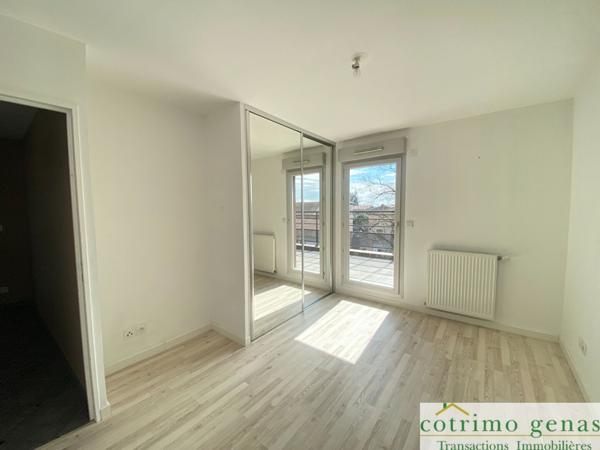 GENAS 69740 Beau T4 de 100m² en toit terrasse+ garage