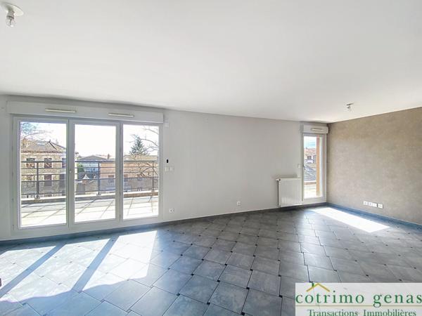 GENAS 69740 Beau T4 de 100m² en toit terrasse+ garage