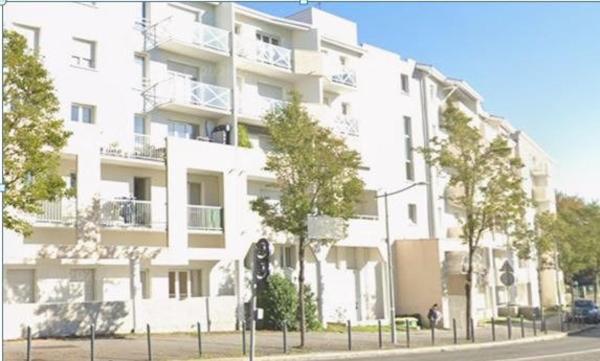 TRES BEL APPARTEMENT AU CENTRE DE MERIGNAC