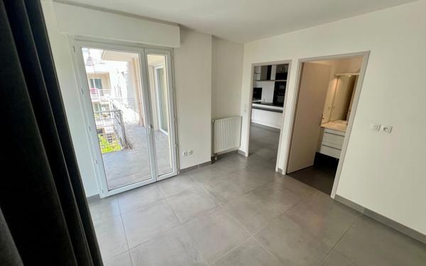 Appartement à vendre    4 pièces • 79 m2 Le Bourget