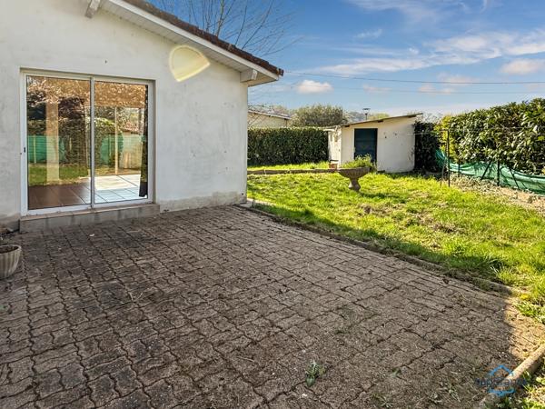 Dpt Landes (40), à vendre AIRE SUR L'ADOUR maison T4 de 96 m² habitables à révover + garage sur 620 m² de terrain, au calme