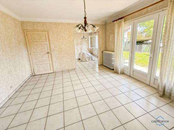 Dpt Landes (40), à vendre AIRE SUR L'ADOUR maison T4 de 96 m² habitables à révover + garage sur 620 m² de terrain, au calme