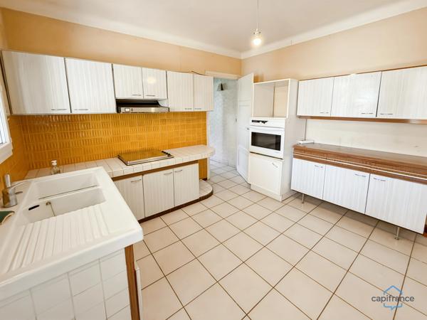 Dpt Landes (40), à vendre AIRE SUR L'ADOUR maison T4 de 96 m² habitables à révover + garage sur 620 m² de terrain, au calme