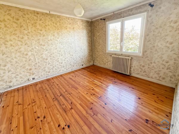 Dpt Landes (40), à vendre AIRE SUR L'ADOUR maison T4 de 96 m² habitables à révover + garage sur 620 m² de terrain, au calme
