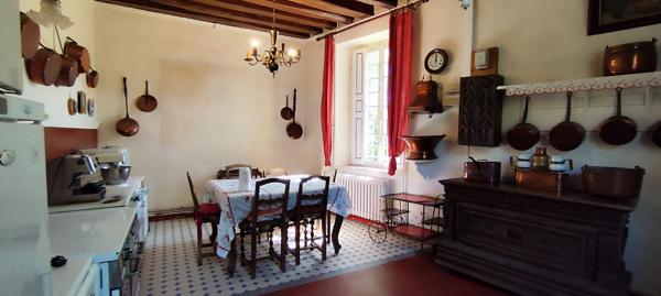 Maison Bourgeoise à Rénover à Crécy-Couvé