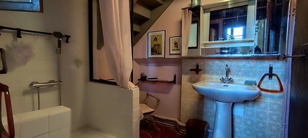 Maison Bourgeoise à Rénover à Crécy-Couvé