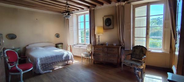 Maison Bourgeoise à Rénover à Crécy-Couvé