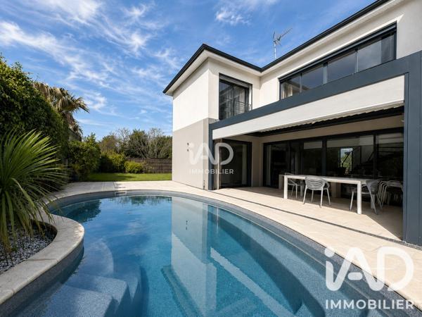 Maison à vendre 6 pièces 165 m² Saint-Médard-en-Jalles