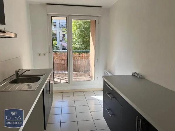 Appartement à louer 4 pièces 77.44m²