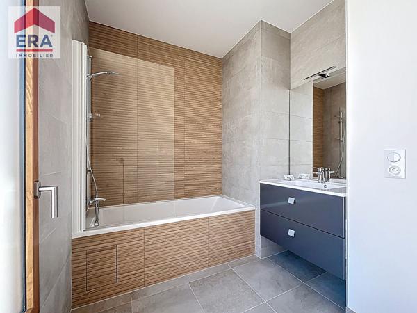 A LOUER - IMMEUBLE NEUF - 3 PIECES 70m²