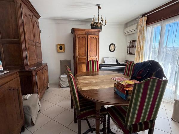 Serinette , grande maison familiale