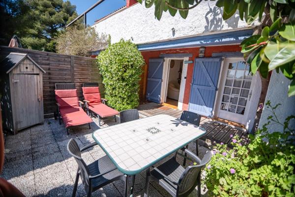 COUP DE COEUR BORMES Superbe  Propriété 360 m2 /2155m²  piscine garages parkings