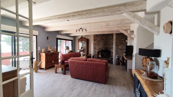 COUP DE COEUR BORMES Superbe  Propriété 360 m2 /2155m²  piscine garages parkings