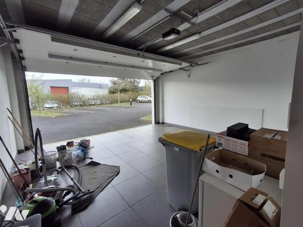 Couêron Les Hauts, dans un ensemble immobilier, local à usage de bureaux de 396 m2 de plain-pied