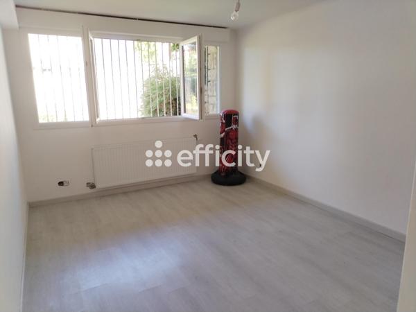 Maison
         7 pièces
        - 225 m² Bien prestige 598 000 € *